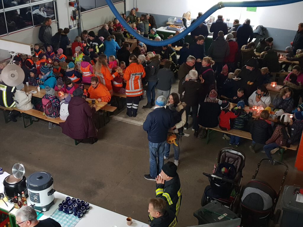 Laternenumzug Des Kindergarten Pfiffikus Und Der Feuerwehr Sottrum ...